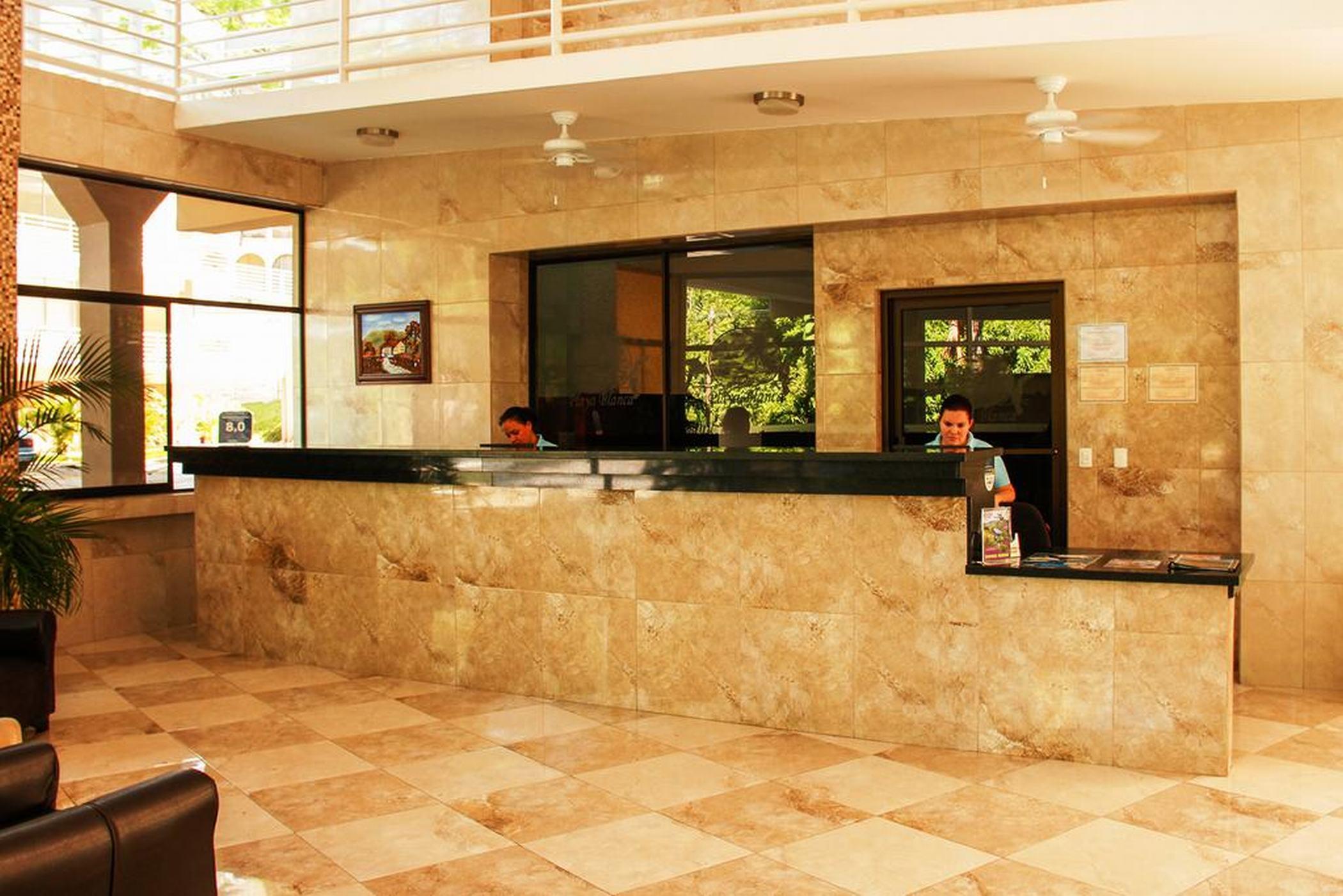 Hotel Arenas En Punta Leona Playa Agujas Exterior photo