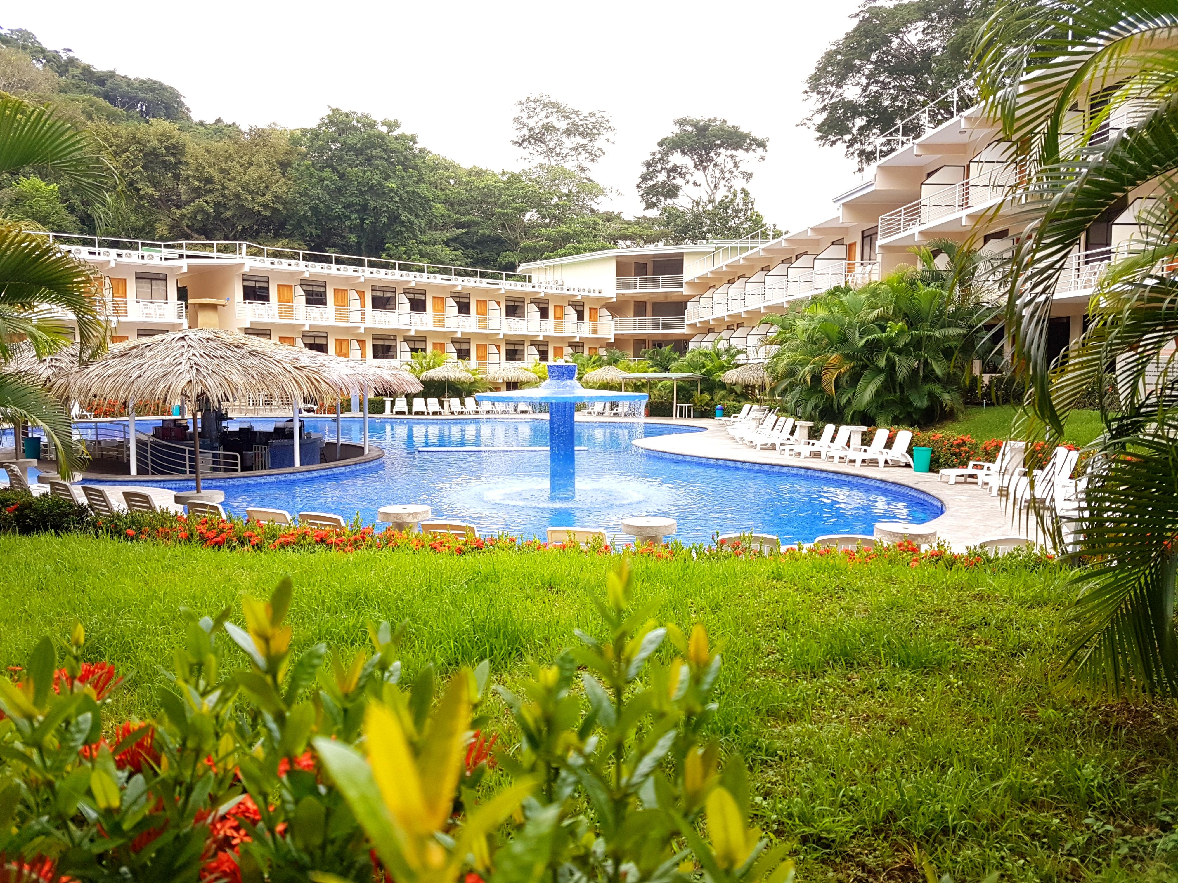 Hotel Arenas En Punta Leona Playa Agujas Exterior photo