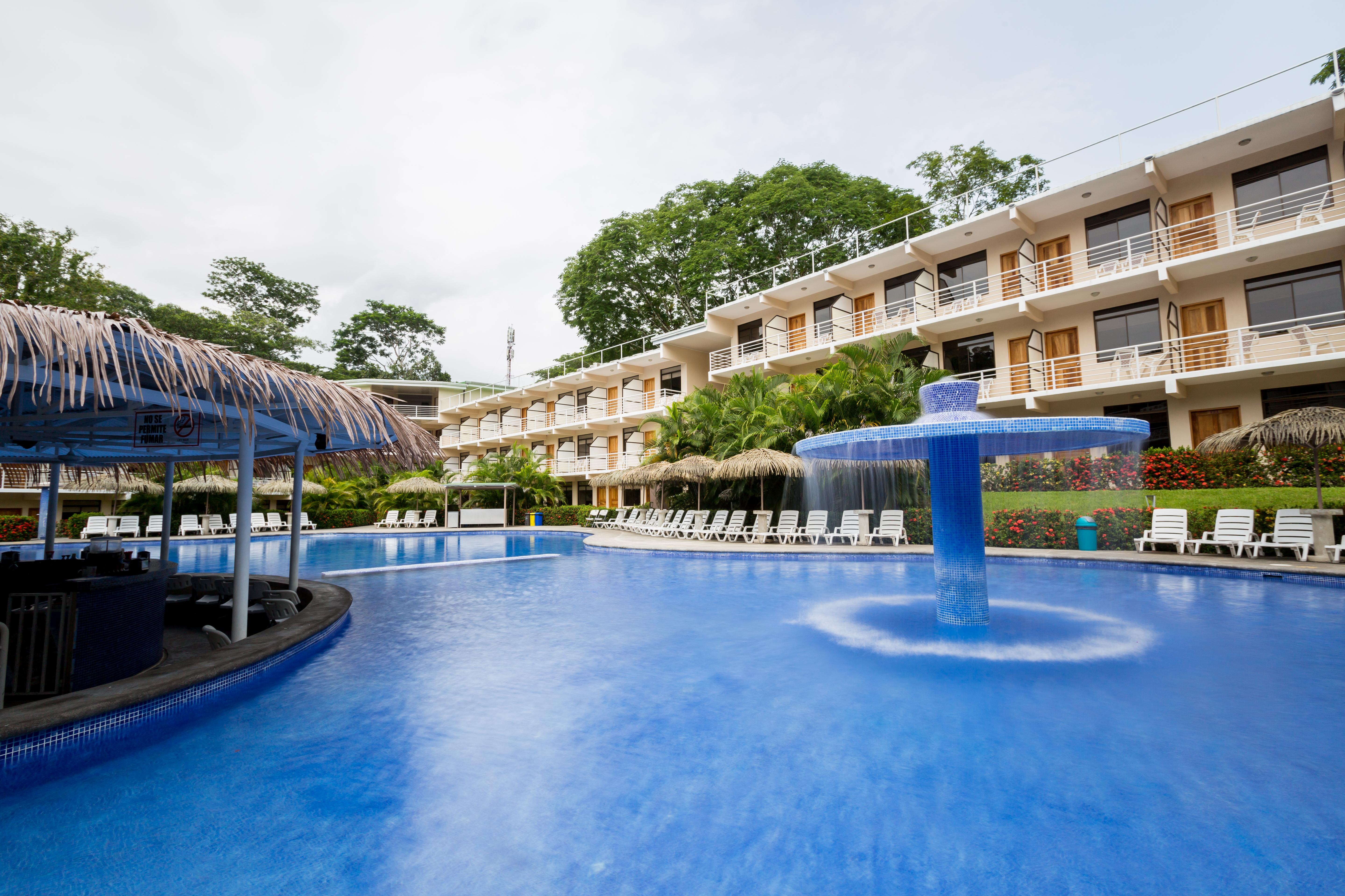 Hotel Arenas En Punta Leona Playa Agujas Exterior photo