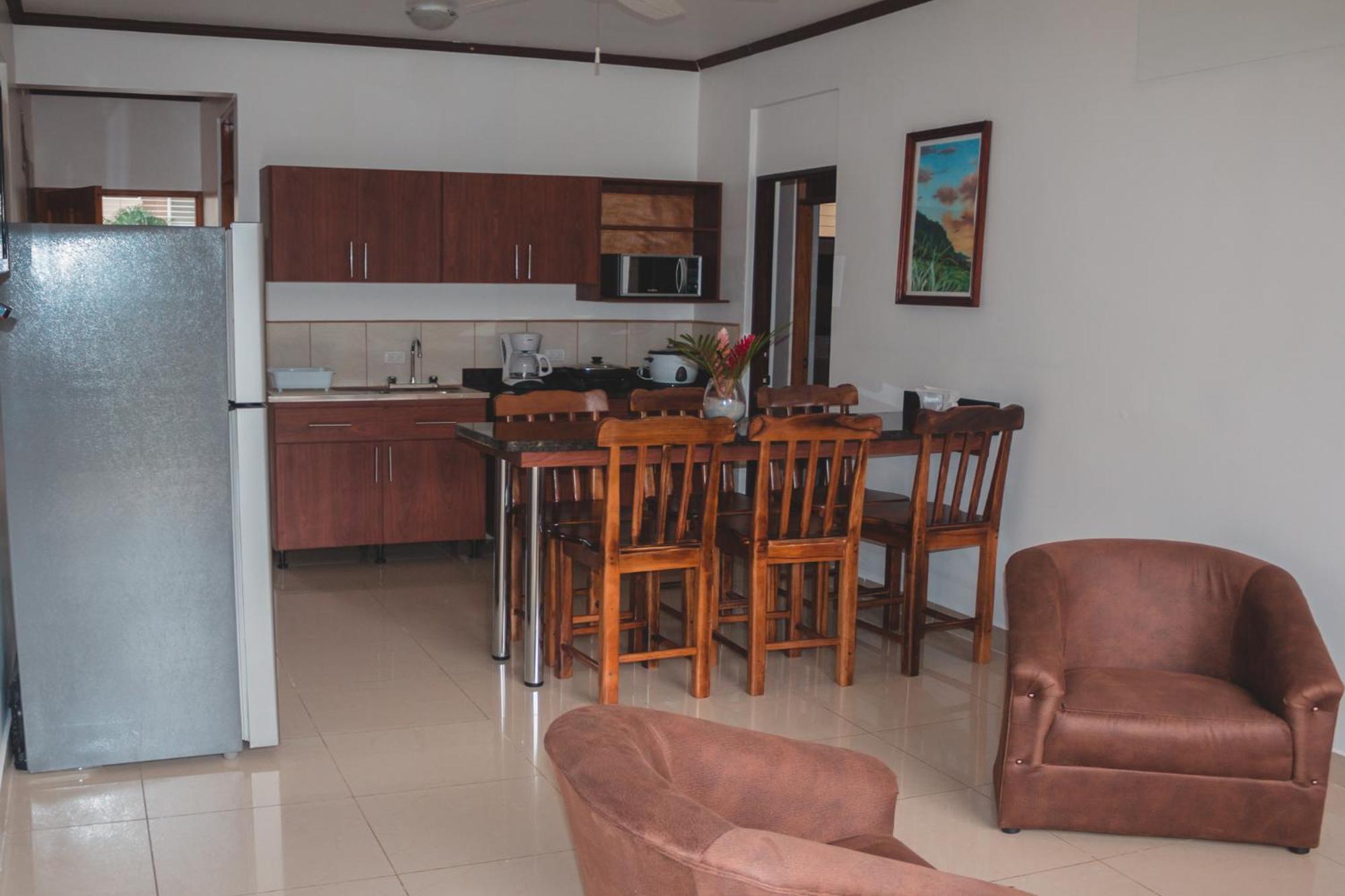 Hotel Arenas En Punta Leona Playa Agujas Exterior photo