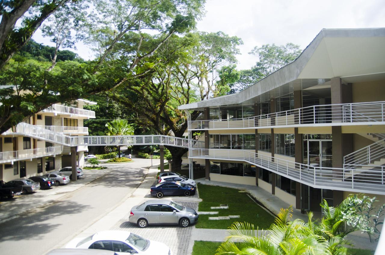 Hotel Arenas En Punta Leona Playa Agujas Exterior photo