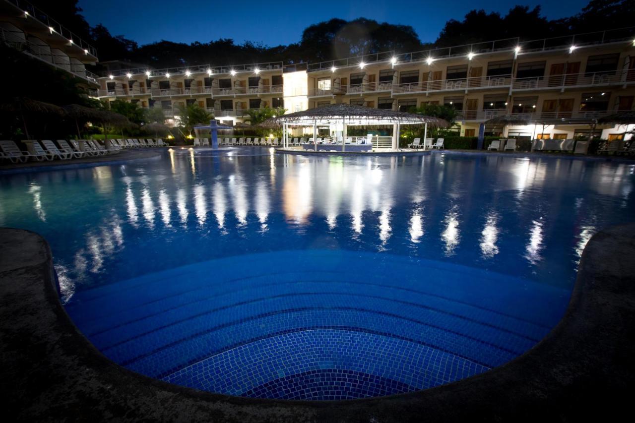 Hotel Arenas En Punta Leona Playa Agujas Exterior photo